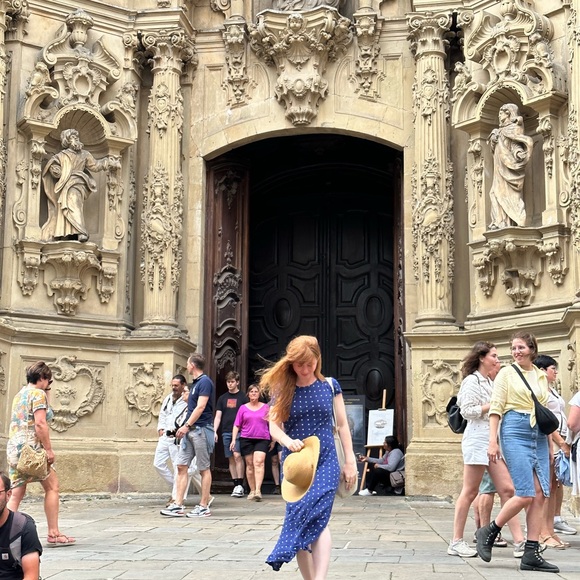 Meet your Posher, Carly - Picture 10 of 13